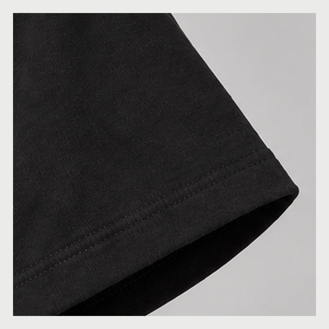 ONE Boxy Crop Black – sleeve detail