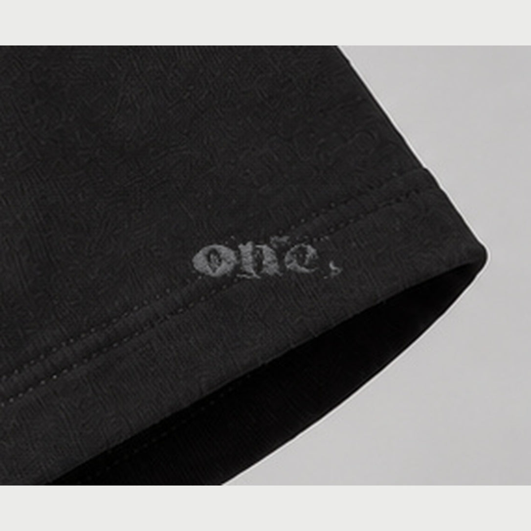 ONE Boxy Crop Black – sleeve logo detail